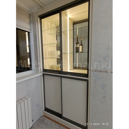 Шкаф на балкон с витриной  А-30